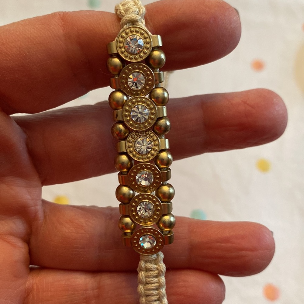 Macrame bracelet - Picture 4 of 5